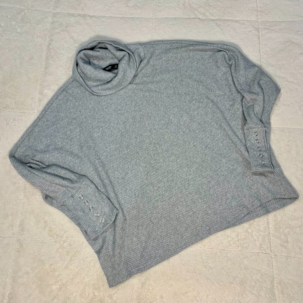 Simply Vera - Vera Wang gray light knit top with shimmery silver threads, XL